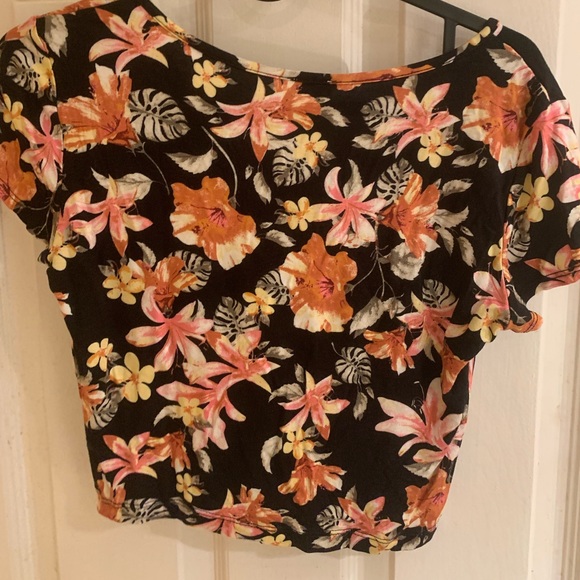 NWOT Garage Floral Crop Top - Picture 2 of 2